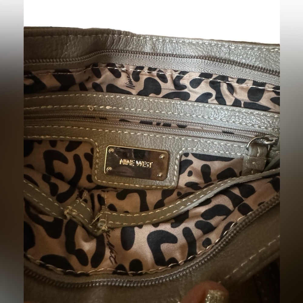 Nine West shoulder bag with adjustable strap - Picture 4 of 10